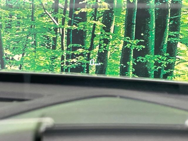 �y�J���[�w�b�h�A�b�v�f�B�X�v���C�z���݂̑��x�⑖�s�����f�W�^���\���ŉ^�]�ȑO���̃K���X�ɓ��e!�J���[�t���Ŏ��F���������A�^�]���ڐ������炳���K�v�ȏ����m�F�ł���̂łƂ��Ă��֗��ň��S!