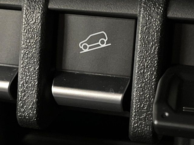 �y�_�E���q���A�V�X�g�z�}�ȍ⓹������Ƃ��Ɏ����Ńu���[�L�𐧌�A���̒ᑬ�x��ۂ��܂��B�ᓹ�∫�H�ȂǊ���₷���H�ʂ̉����ł��^�C�������b�N���Ȃ�������S!�n���h������ɏW���ł��܂�!