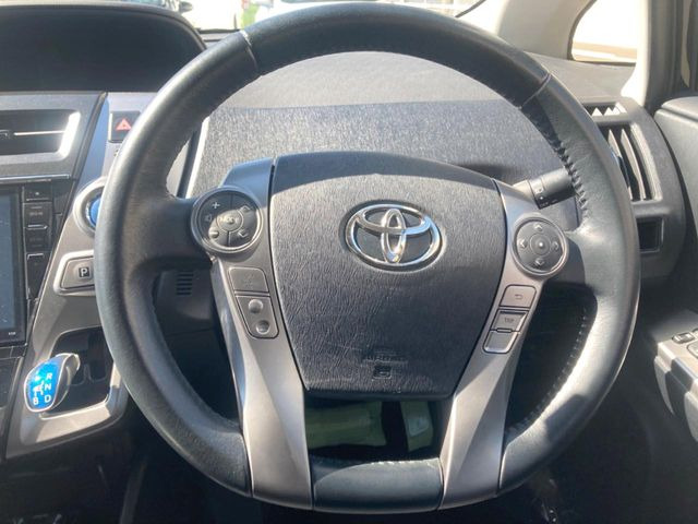 ステアリングも使用感が少なく、きれいな状態となっております♪