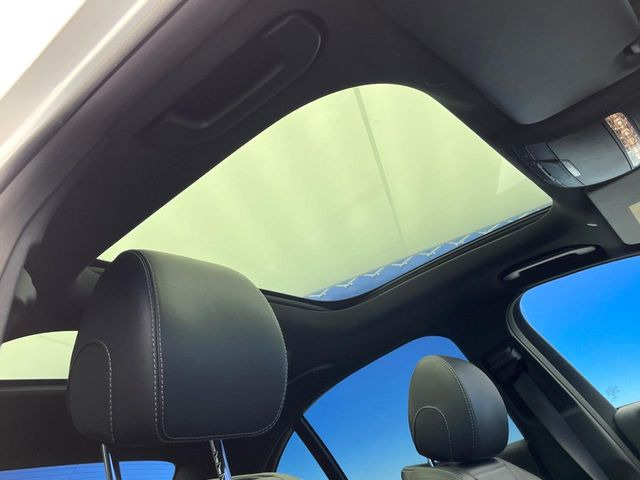 ���p�m���~�b�N�X���C�f�B���O���[�t::�唗�͂̃p�m���}���[�t�́A�㕔���Ȃɂ܂ő����Ă���A�J���I�ȋ�Ԃ����y���݂��������܂��B