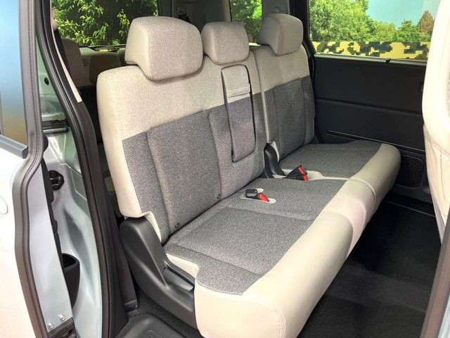 ���i���ȃI���W�i���t���A�}�b�g���I�v�V�����ɂĂ��p�ӂ��Ă���܂��B���D���ȃf�U�C����J���[�����Ԃɍ��킹�đI��ł����������Ƃ��ł��܂���