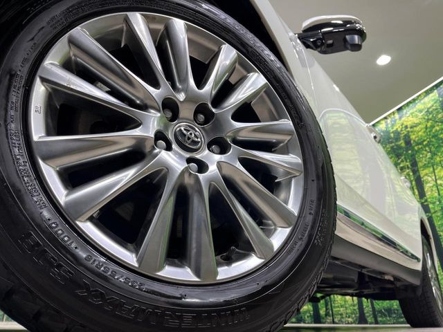 �y����18�C���`�A���~�z�C�[���z�O�ςɃ}�b�`���������A���~�z�C�[���𑕒����Ă���܂��B�e��ЊO�A���~�z�C�[����A�X�^�b�h���X�^�C�����戵�����Ă���܂��B���񂲑��k����������