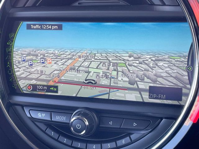 �������i�r:��̊��̂���i�r�́A����������ԓ������o���Ă���܂��BBluetooth�Đ��ȂǃI�[�f�B�I�@�\���[�����Ă���܂��̂ŁA�^�]�����y���߂܂���