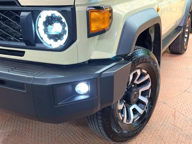 �yLED�w�b�h���C�g�z���V����ԑ��s�����ǍD�Ȏ��E���m�ۂ����S���ĉ^�]�ł��鍂�P�xLED�w�b�h���C�g�𑕔�!�_�����x�������A����d�͂��}�����Ă��܂��B