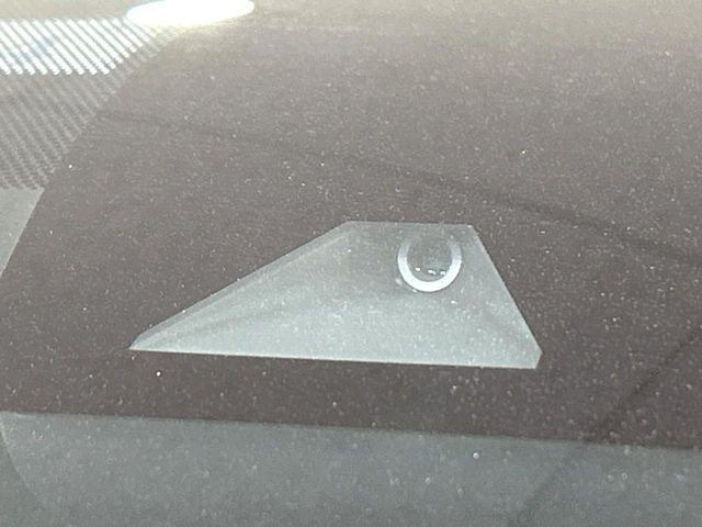 �y�g���^�Z�[�t�e�B�Z���X�z���s���ɑO���̎ԗ�����F�����A�Փ˂������Ȏ��͌x��ƃu���[�L�ŏՓˉ���Ɣ�Q�y�����A�V�X�g�B�����S�Ƀh���C�u�����y���݂��������܂��B