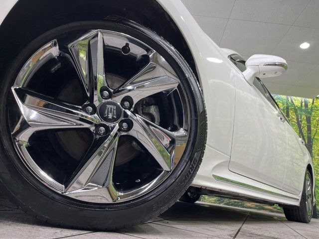 �y����18�C���`�A���~�z�C�[���z�O�ςɃ}�b�`���������A���~�z�C�[���𑕒����Ă���܂��B�e��ЊO�A���~�z�C�[����A�X�^�b�h���X�^�C�����戵�����Ă���܂��B���񂲑��k����������