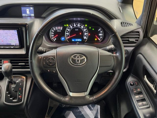 �y�����v�����X�e�A�����O�z�㎿�Ȋv���g�p���邱�ƂŁA��ɂ����������݂ƂĂ��^�]���₷���n���h���ł���