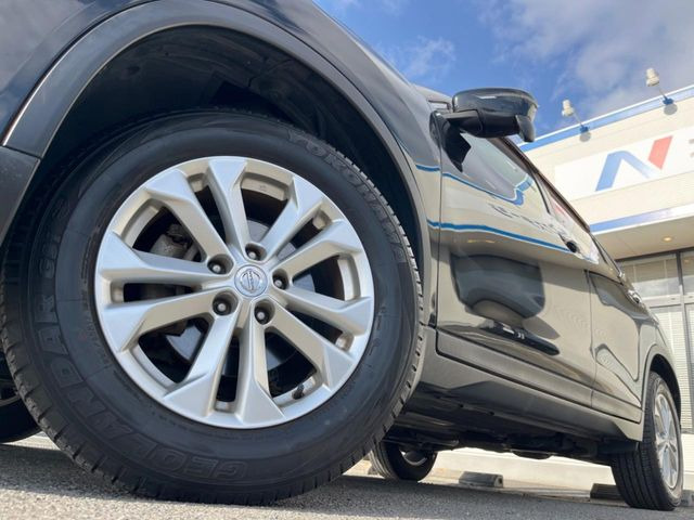 �y����17�C���`�A���~�z�C�[���z�O�ςɃ}�b�`���������A���~�z�C�[���𑕒����Ă���܂��B�e��ЊO�A���~�z�C�[����A�X�^�b�h���X�^�C�����戵�����Ă���܂��B���񂲑��k����������