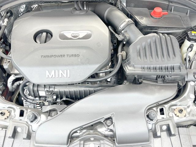 �����X�ł́A�e���[�J�[�̐�p�f�f�e�X�^�[�𓱓��B���Ǝ��i�����e�N�j�J���X�^�b�t���풓���Ă���܂��̂ŁA������̍ۂɂ����S���Ă����p���������܂��B