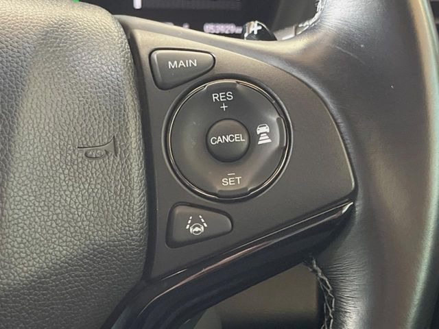 【アダプティブクルーズコントロール】高速道路での長距離走行が楽に!!自動で速度を保つクルーズコントロールが、衝突軽減システムと連携し、前方の車両を感知して車間を保つように速度調節してくれます!!