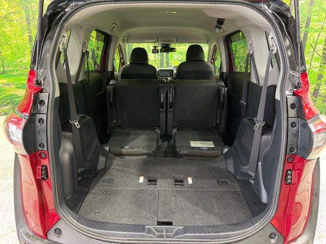 ���i�̂���������ʋ΁A���}���ɏ\���ȉ׎��X�y�[�X���m�ۂ��Ă���܂��B�Z�J���h�V�[�g��|���ƁA�傫�ȉו��̐ύڂ��\�ł���