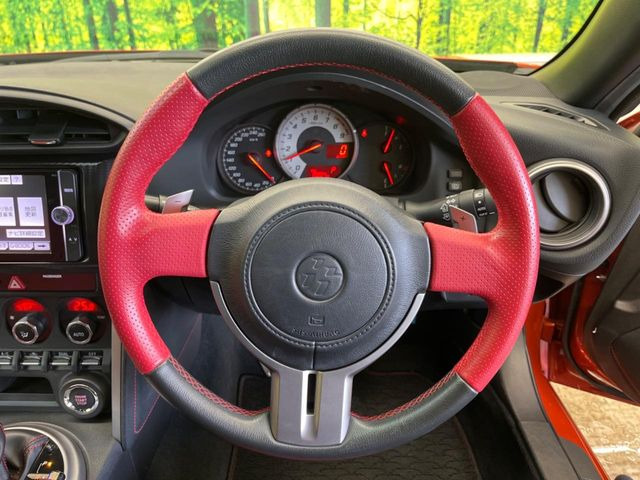 �y�v�����X�e�A�����O�z�㎿�Ȋv���g�p���邱�ƂŁA��ɂ����������݂ƂĂ��^�]���₷���n���h���ł���