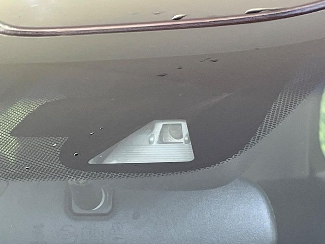 �y�z���_�Z���V���O�z���s���ɑO���̎ԗ�����F�����A�Փ˂������Ȏ��͌x��ƃu���[�L�ŏՓˉ���Ɣ�Q�y�����A�V�X�g�B�����S�Ƀh���C�u�����y���݂��������܂��B