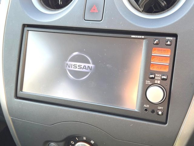 �y�����i�r�z�l�C�̏����i�r�𑕔����Ă���܂��B�i�r�̎g���₷���͂������A�I�[�f�B�I�@�\���[��!�L�����v�◷�s�͂������A�ʋ΂┃�����ȂǕ��i�̃h���C�u���y�����Ȃ�͂���