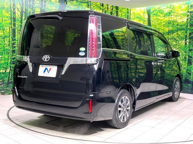 ☆全国のネクステージからお取り寄せが可能※!遠方の店舗に展示してあるクルマが気になる場合も、最寄りの店舗でご覧いただくことが可能です!是非私たちに要望をお聞かせください!※別途費用