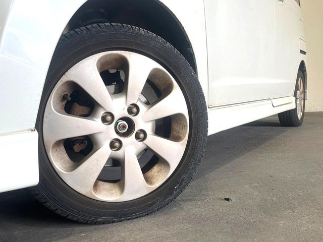 �y�����I�v�V����14�C���`�A���~�z�C�[���z�����I�v�V�����z�C�[���𑕒��B���s���\�̌���ɉ����A�O�ς����X�^�C���b�V���ɂȂ��Ă��܂��B