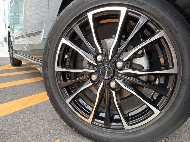 �y15�C���`�A���~�z�C�[���z�O�ςɃ}�b�`�����A���~�z�C�[���𑕒����Ă���܂��B�e��A���~�z�C�[����A�X�^�b�h���X�^�C�����戵�����Ă���܂��B���񂲑��k����������