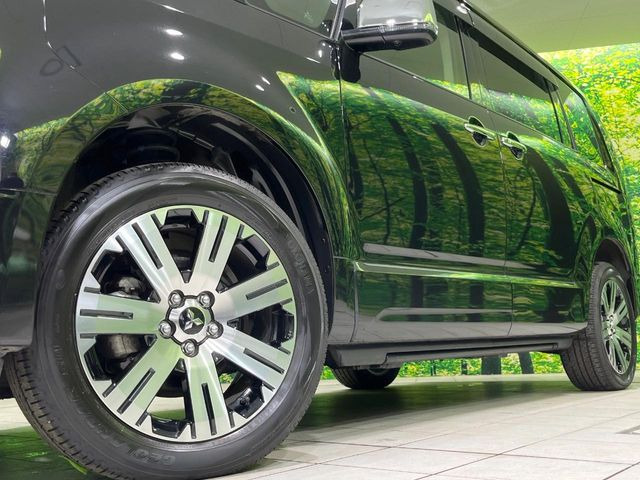 �y����18�C���`�A���~�z�C�[���z�O�ςɃ}�b�`���������A���~�z�C�[���𑕒����Ă���܂��B�e��ЊO�A���~�z�C�[����A�X�^�b�h���X�^�C�����戵�����Ă���܂��B���񂲑��k����������