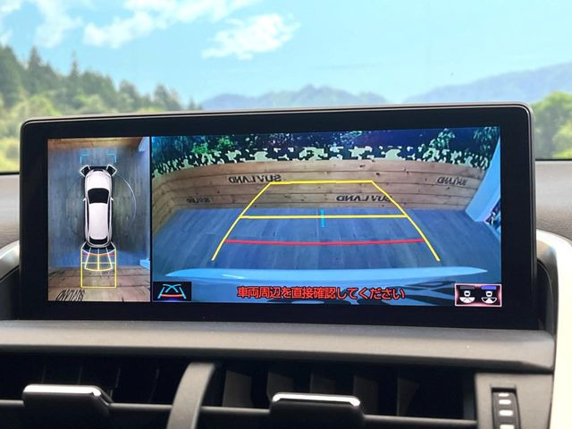 �y�}���`�e���C�����j�^�[�z�Ԃ̃t�����g��T�C�h�̃J�����摜�𓯎��Ƀ��j�^�[�\�����邱�ƂŁA���H�⋷�����𑖍s���ł����͂̏󋵊m�F���ł����S!�{�iSUV�ɂ��ꂵ�������ł���