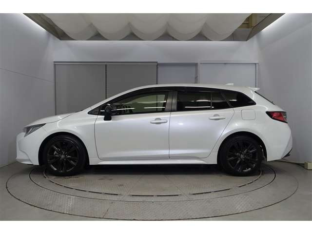 カローラツーリング1.8 ハイブリッド W×B