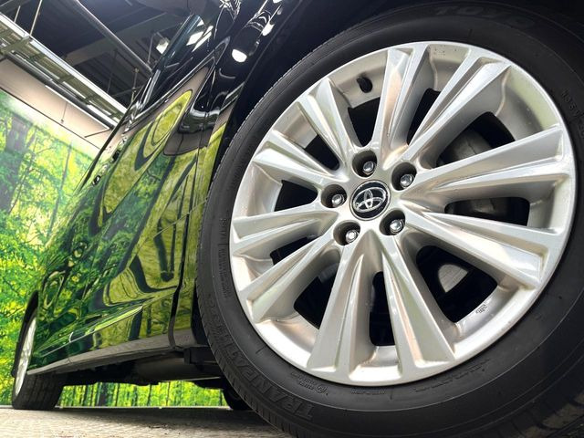 【純正アルミホイール】外観にマッチした純正アルミホイールを装着しております。各種社外アルミホイールや、スタッドレスタイヤも取扱いしております。是非ご相談ください♪