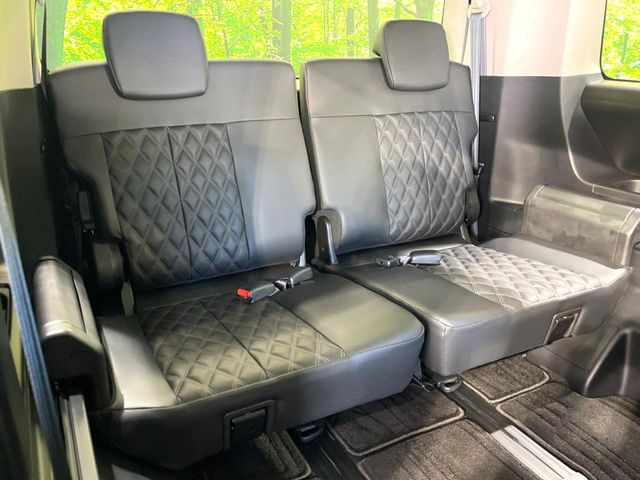 3列目シートはもちろん状態良好☆大人でもゆったりと座って頂けますので、大人数でのお出かけもラクラクです♪ご家族で、気の知れた仲間で、ドライブに行くのが楽しみですね♪