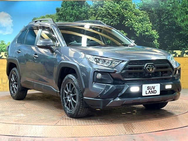 高透明度のガラス皮膜で撥水はもちろん、上質なツヤ・光沢を実現。紫外線や酸性雨から大切な愛車を保護し、色あせ・劣化を防止。「弾スプラッシュコート」、「弾プリミッサコート」からお選びいただけます。