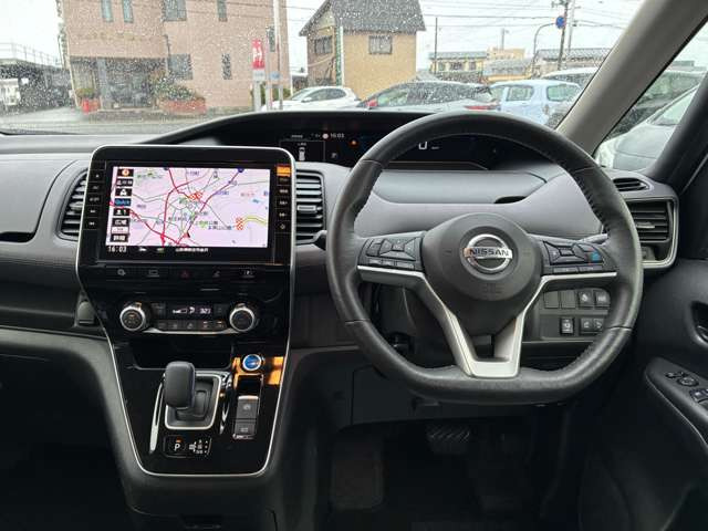 セレナ1.2 e-POWER ハイウェイスターV