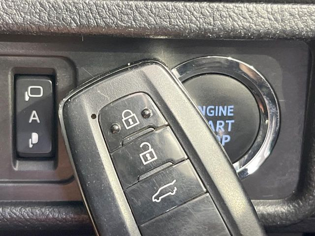 �y�X�}�[�g�L�[�z�J�o����|�P�b�g�ɓ��ꂽ�܂܂ł��h�A�̎{���E�������\�ȃX�}�[�g�L�[�𑕔��B�G���W���̃I���E�I�t�����J�M�����o���K�v����������Ƃ��Ă��֗��ł���