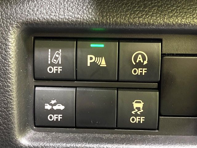 �y�X�}�[�g�u���[�L�T�|�[�g�z���s���ɑO���̎ԗ�����F�����A�Փ˂������Ȏ��͌x��ƃu���[�L�ŏՓˉ���Ɣ�Q�y�����A�V�X�g�B�����S�Ƀh���C�u�����y���݂��������܂��B