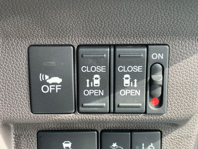 フリードハイブリッド