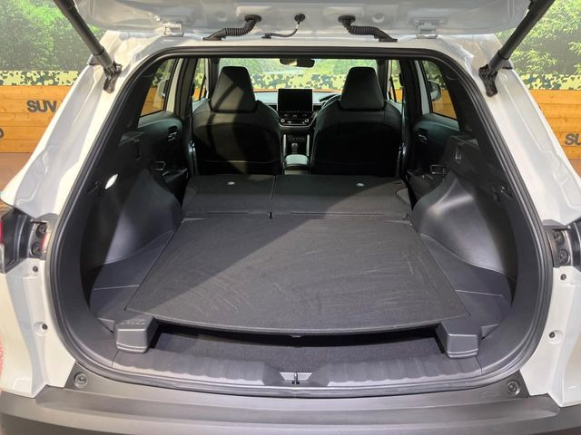 ���i�̂���������ʋ΁A���}���ɏ\���ȉ׎��X�y�[�X���m�ۂ��Ă���܂��B�Z�J���h�V�[�g��|���ƁA�傫�ȉו��̐ύڂ��\�ł���