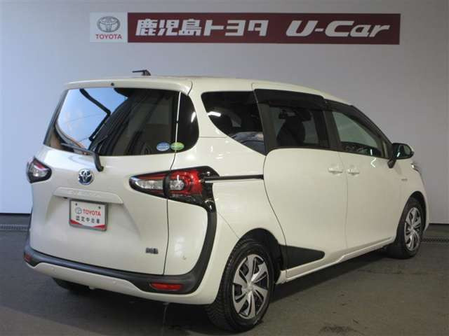 シエンタハイブリッド 1.5 G クエロ