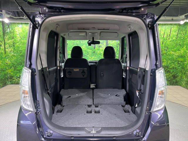 ���i�̂���������ʋ΁A���}���ɏ\���ȉ׎��X�y�[�X���m�ۂ��Ă���܂��B�Z�J���h�V�[�g��|���ƁA�傫�ȉו��̐ύڂ��\�ł���