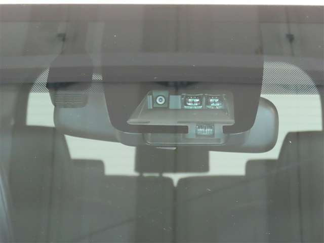 エスクァイアハイブリッド1.8 Gi