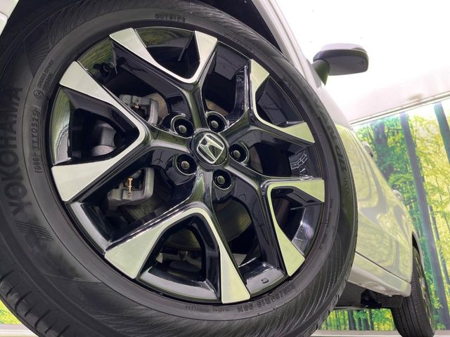 �y����18�C���`�A���~�z�C�[���z�O�ςɃ}�b�`���������A���~�z�C�[���𑕒����Ă���܂��B�e��ЊO�A���~�z�C�[����A�X�^�b�h���X�^�C�����戵�����Ă���܂��B���񂲑��k����������