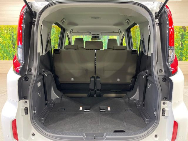 ���i�̂���������ʋ΁A���}���ɏ\���ȉ׎��X�y�[�X���m�ۂ��Ă���܂��B�Z�J���h�V�[�g��|���ƁA�傫�ȉו��̐ύڂ��\�ł���