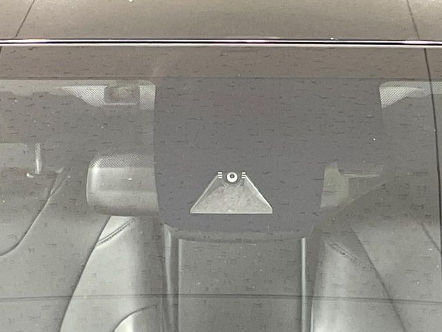 �y�g���^�Z�[�t�e�B�Z���X�z���s���ɑO���̎ԗ�����F�����A�Փ˂������Ȏ��͌x��ƃu���[�L�ŏՓˉ���Ɣ�Q�y�����A�V�X�g�B�����S�Ƀh���C�u�����y���݂��������܂��B