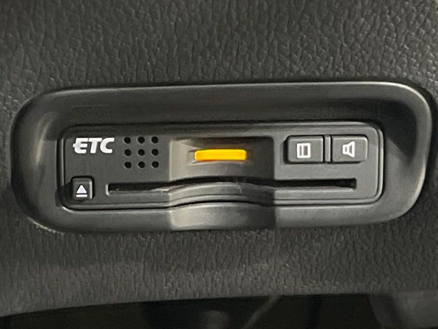 【ETC】高速道路の料金所をストレスなく通過!話題のスポットやサービスエリアに多い「スマートIC」利用時は必須のアイテムです。当店でセットアップを実施、ご納車当日からすぐにご利用いただけます!