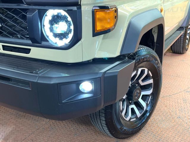 �yLED�w�b�h���C�g�z���V����ԑ��s�����ǍD�Ȏ��E���m�ۂ����S���ĉ^�]�ł��鍂�P�xLED�w�b�h���C�g�𑕔�!�_�����x�������A����d�͂��}�����Ă��܂��B