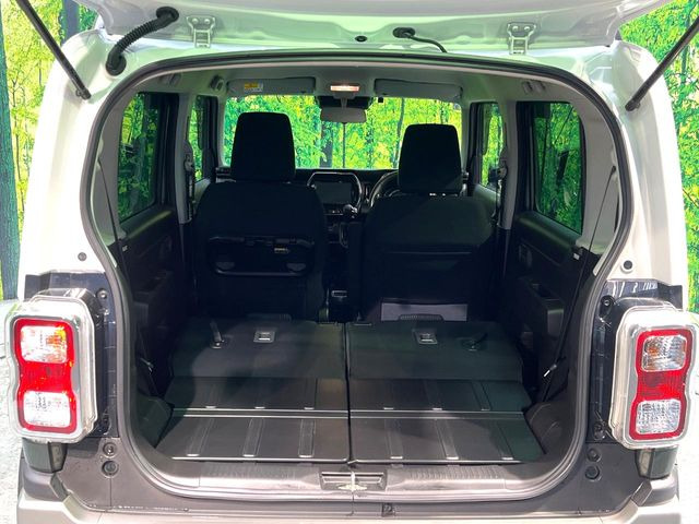 ���i�̂���������ʋ΁A���}���ɏ\���ȉ׎��X�y�[�X���m�ۂ��Ă���܂��B�Z�J���h�V�[�g��|���ƁA�傫�ȉו��̐ύڂ��\�ł���