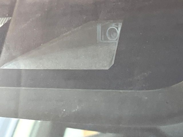 �y�g���^�Z�[�t�e�B�Z���X�z���s���ɑO���̎ԗ�����F�����A�Փ˂������Ȏ��͌x��ƃu���[�L�ŏՓˉ���Ɣ�Q�y�����A�V�X�g�B�����S�Ƀh���C�u�����y���݂��������܂��B