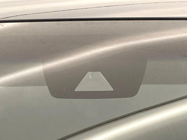 �y�g���^�Z�[�t�e�B�Z���X�z���s���ɑO���̎ԗ�����F�����A�Փ˂������Ȏ��͌x��ƃu���[�L�ŏՓˉ���Ɣ�Q�y�����A�V�X�g�B�����S�Ƀh���C�u�����y���݂��������܂��B