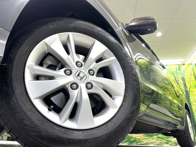 �y����16�C���`�A���~�z�C�[���z�O�ςɃ}�b�`���������A���~�z�C�[���𑕒����Ă���܂��B�e��ЊO�A���~�z�C�[����A�X�^�b�h���X�^�C�����戵�����Ă���܂��B���񂲑��k����������