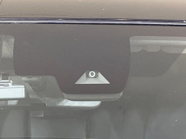 �y�G�}�[�W�F���V�[�u���[�L�z���s���ɑO���̎ԗ�����F�����A�Փ˂������Ȏ��͌x��ƃu���[�L�ŏՓˉ���Ɣ�Q�y�����A�V�X�g�B�����S�Ƀh���C�u�����y���݂��������܂��B