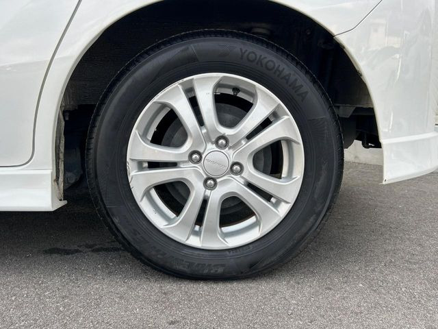 �y15�C���`�A���~�z�C�[���z�O�ςɃ}�b�`�����A���~�z�C�[���𑕒����Ă���܂��B�e��A���~�z�C�[����A�X�^�b�h���X�^�C�����戵�����Ă���܂��B���񂲑��k����������