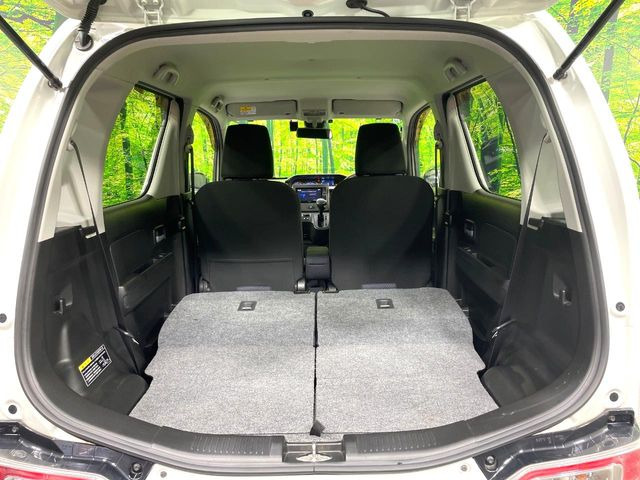 ���i�̂���������ʋ΁A���}���ɏ\���ȉ׎��X�y�[�X���m�ۂ��Ă���܂��B�Z�J���h�V�[�g��|���ƁA�傫�ȉו��̐ύڂ��\�ł���