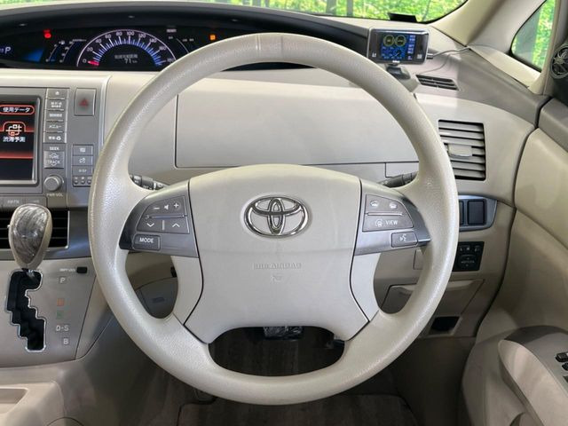 ステアリングも使用感が少なく、きれいな状態となっております♪