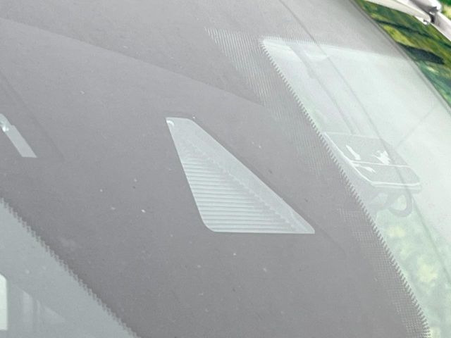 �yi-ACTIVESENSE�z���s���ɑO���̎ԗ�����F�����A�Փ˂������Ȏ��͌x��ƃu���[�L�ŏՓˉ���Ɣ�Q�y�����A�V�X�g�B�����S�Ƀh���C�u�����y���݂��������܂��B