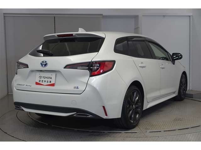 カローラツーリング1.8 ハイブリッド W×B